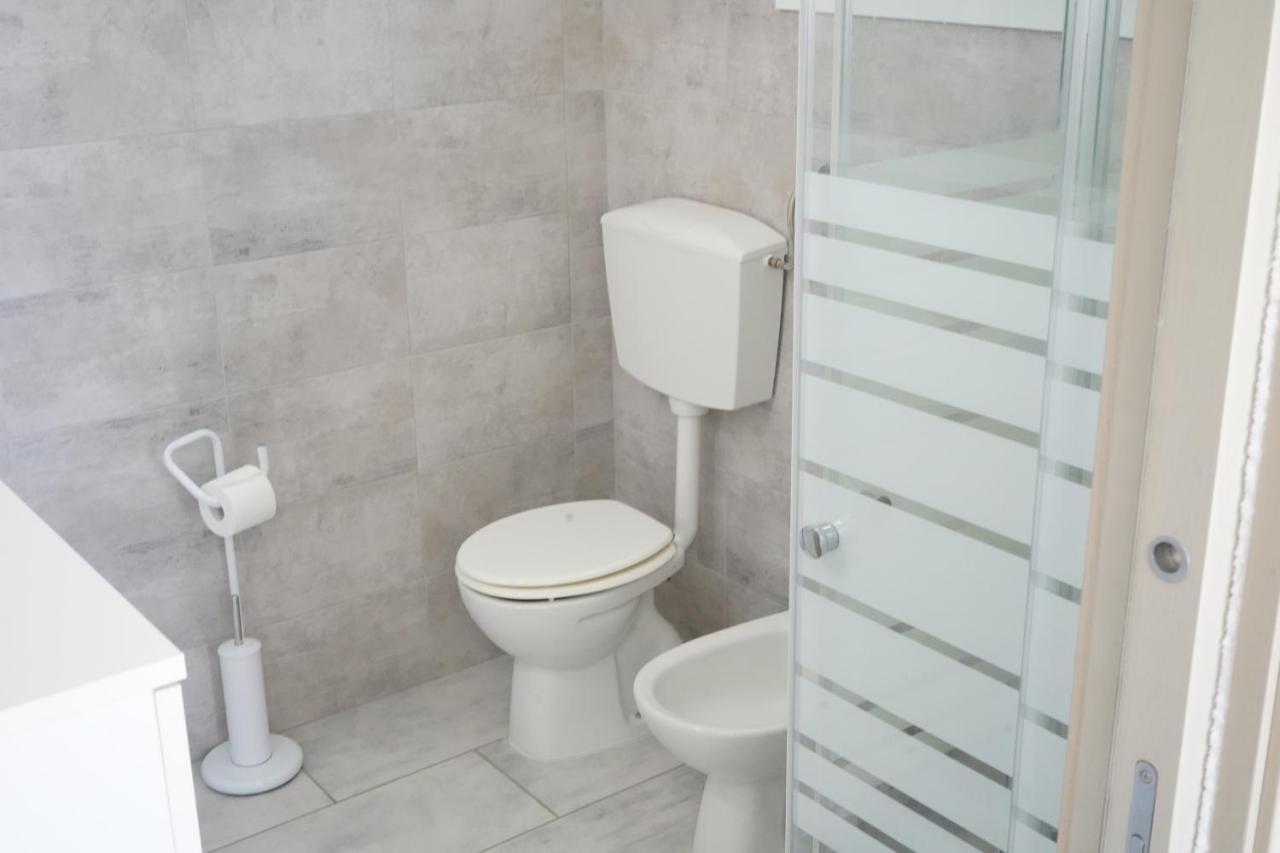 Villa Leonardo San Foca - Room, Pool & Restaurant المظهر الخارجي الصورة