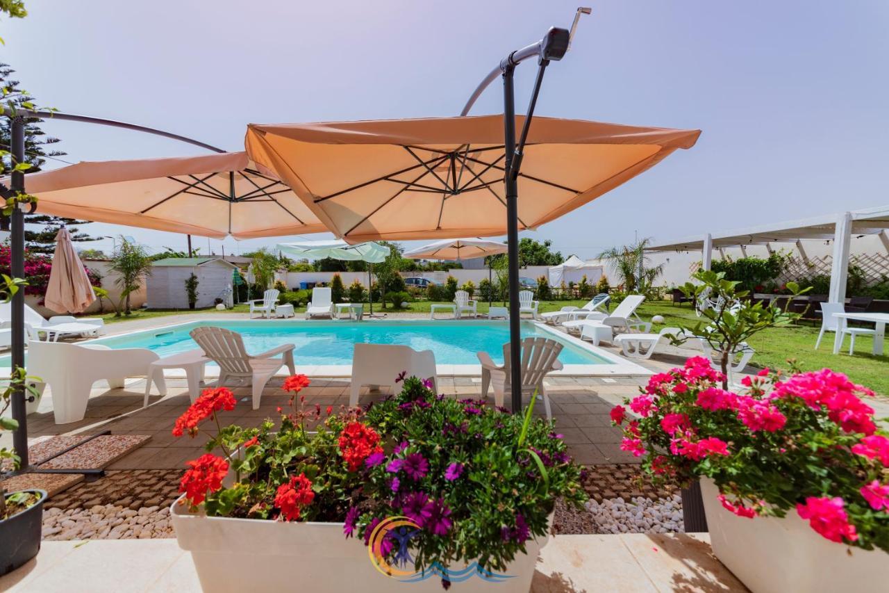 Villa Leonardo San Foca - Room, Pool & Restaurant المظهر الخارجي الصورة