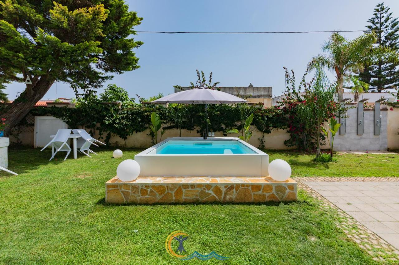 Villa Leonardo San Foca - Room, Pool & Restaurant المظهر الخارجي الصورة