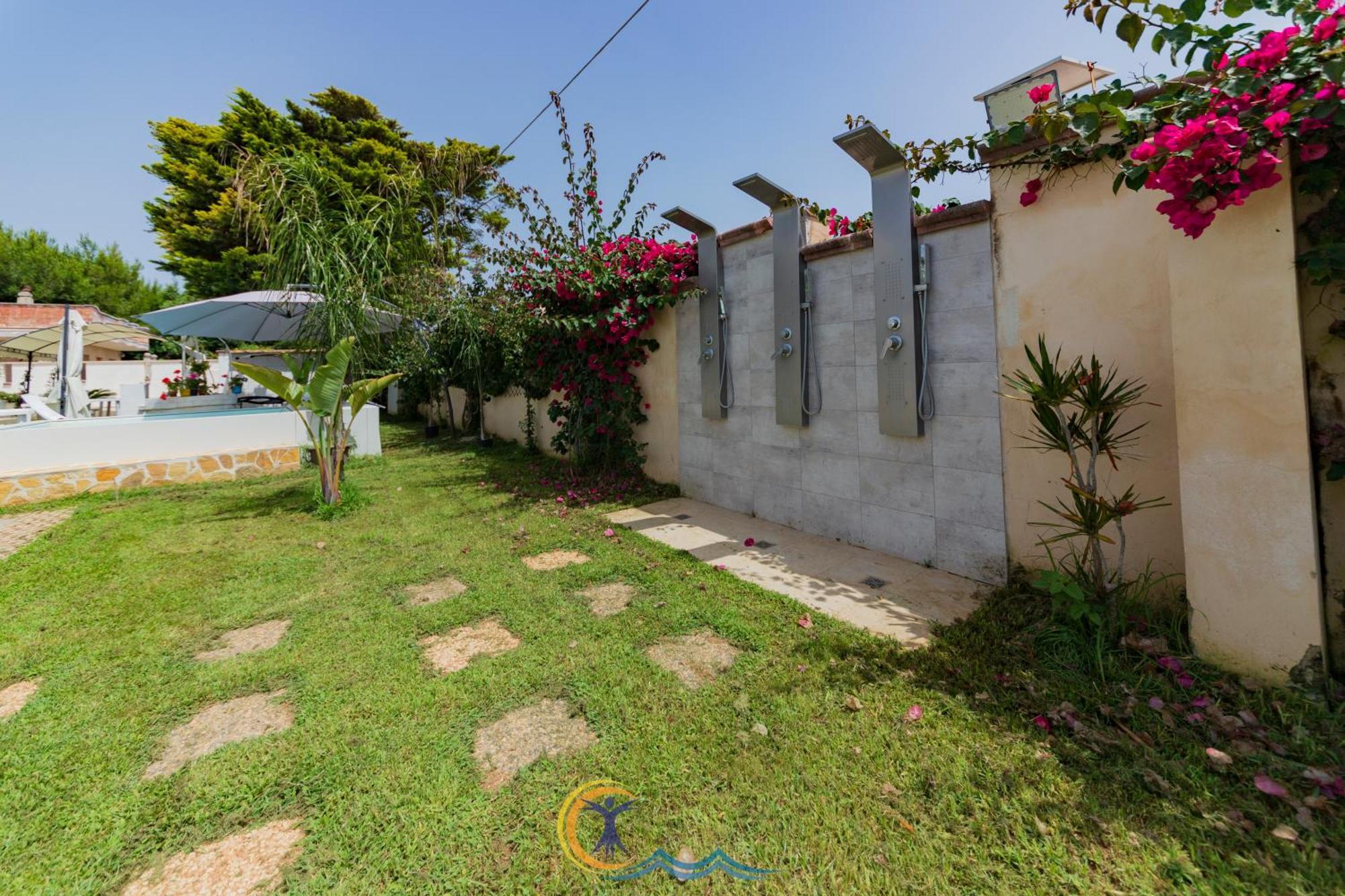 Villa Leonardo San Foca - Room, Pool & Restaurant المظهر الخارجي الصورة