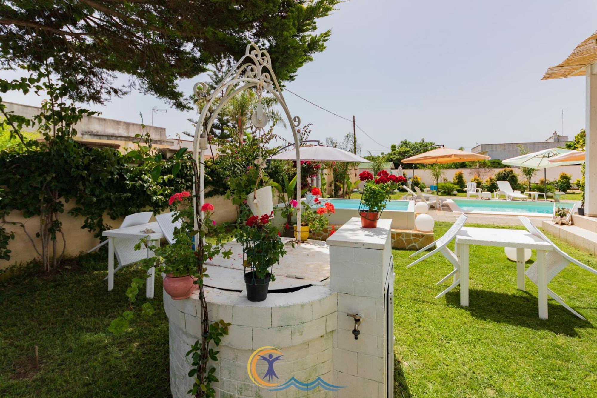 Villa Leonardo San Foca - Room, Pool & Restaurant المظهر الخارجي الصورة