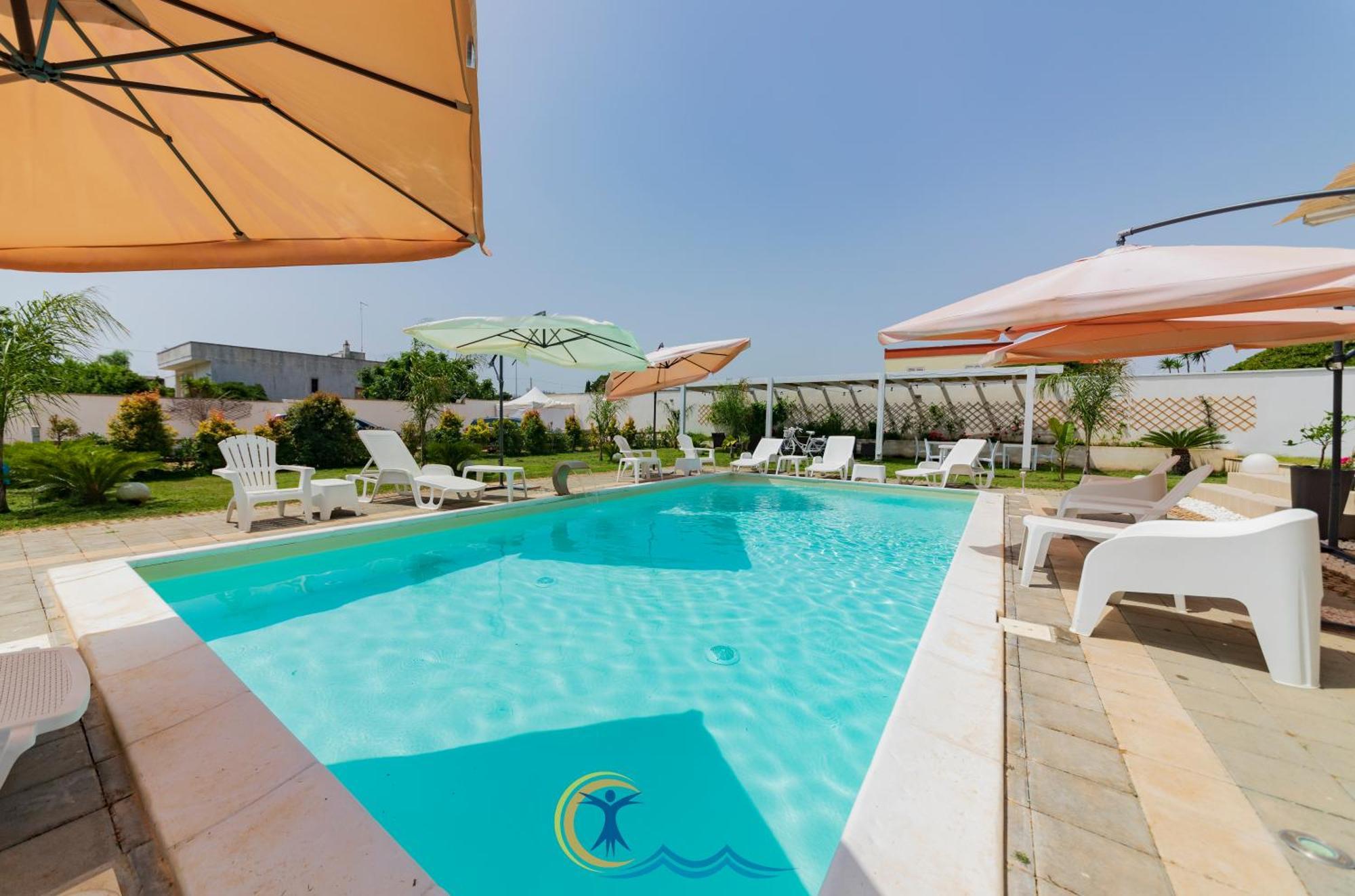 Villa Leonardo San Foca - Room, Pool & Restaurant المظهر الخارجي الصورة