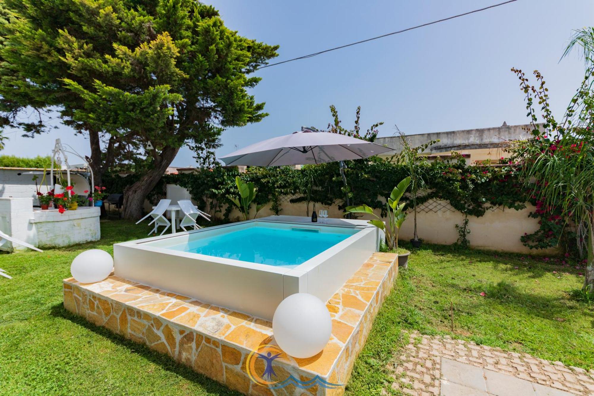 Villa Leonardo San Foca - Room, Pool & Restaurant المظهر الخارجي الصورة