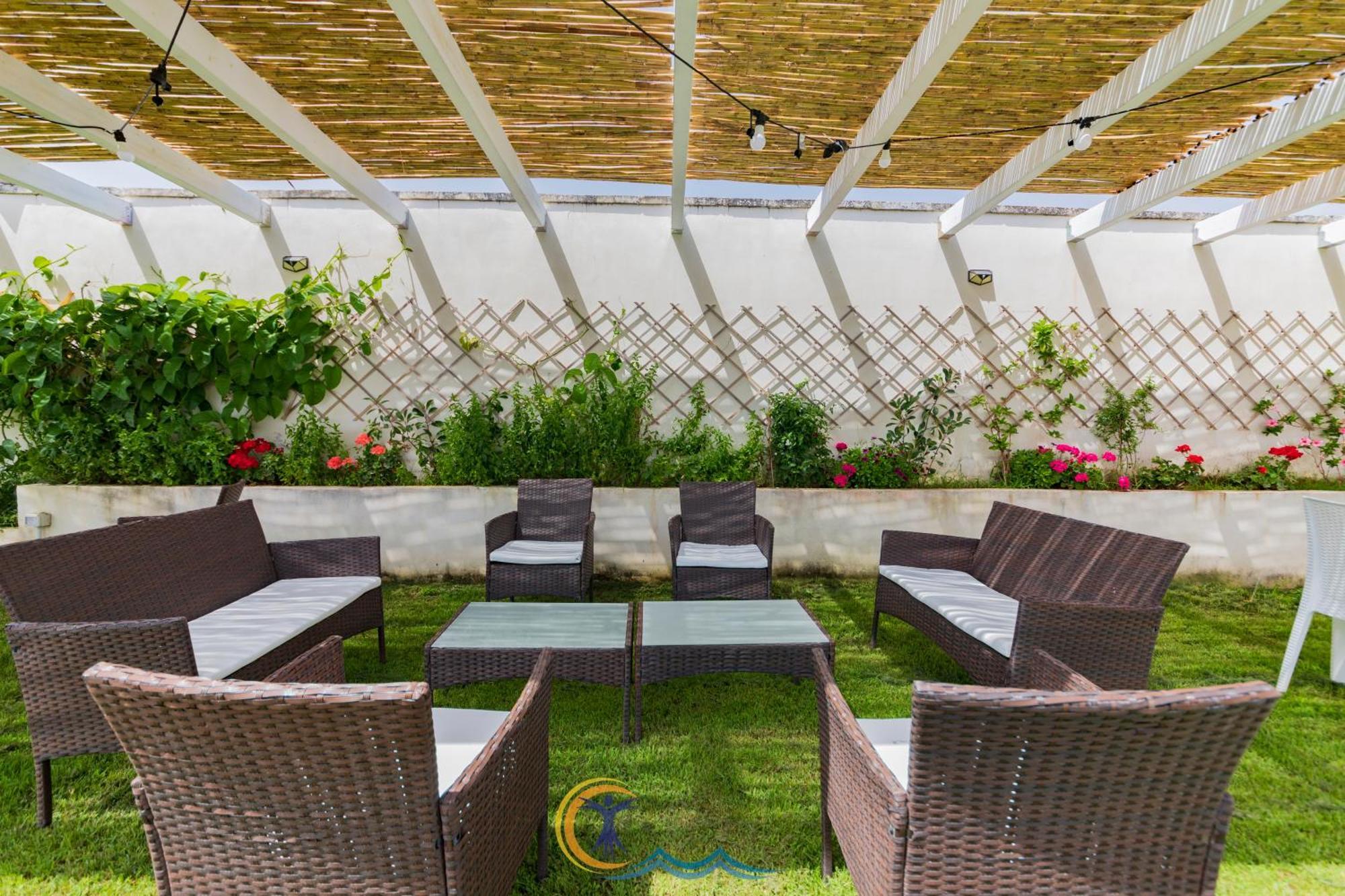 Villa Leonardo San Foca - Room, Pool & Restaurant المظهر الخارجي الصورة