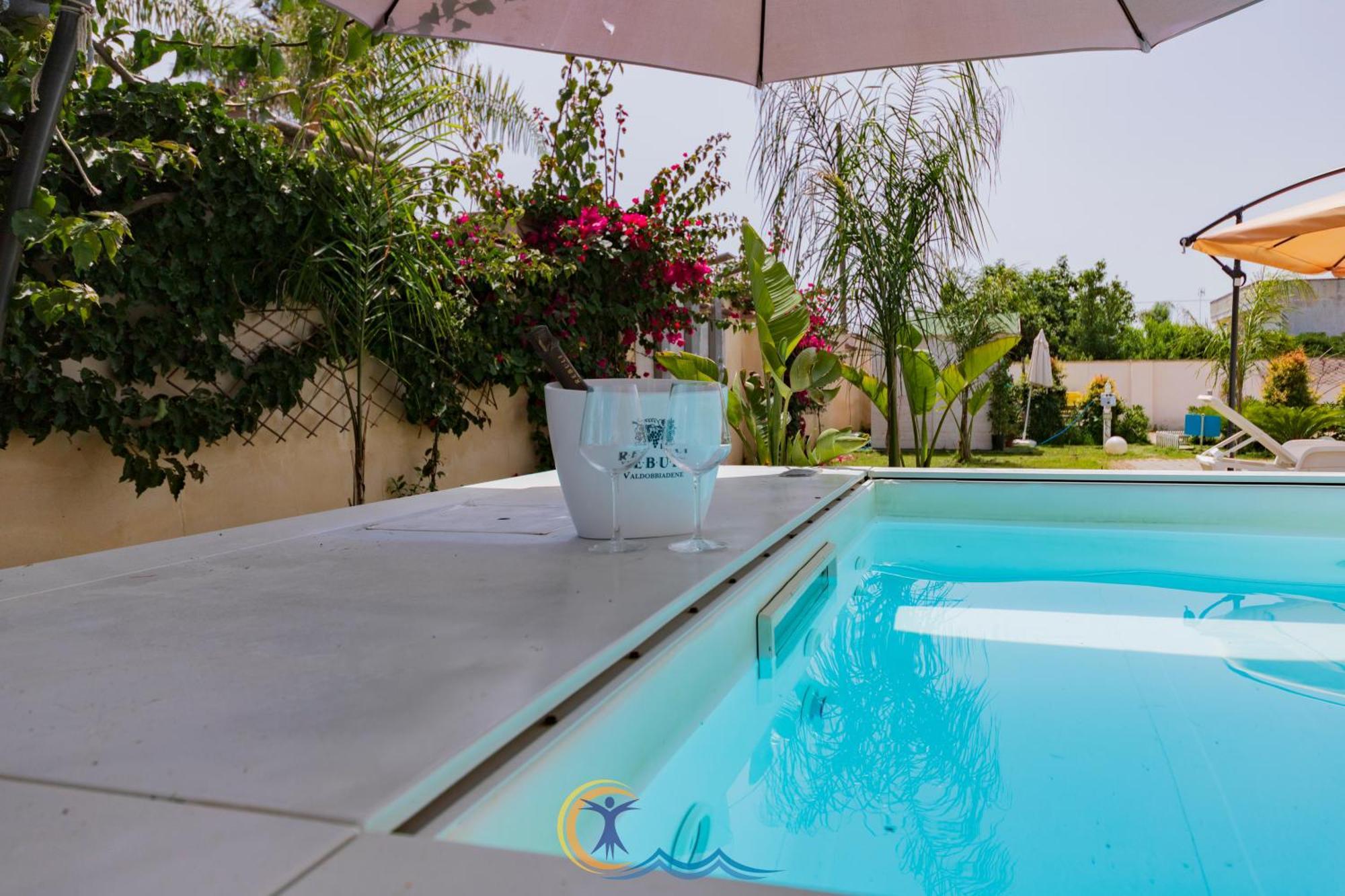 Villa Leonardo San Foca - Room, Pool & Restaurant المظهر الخارجي الصورة