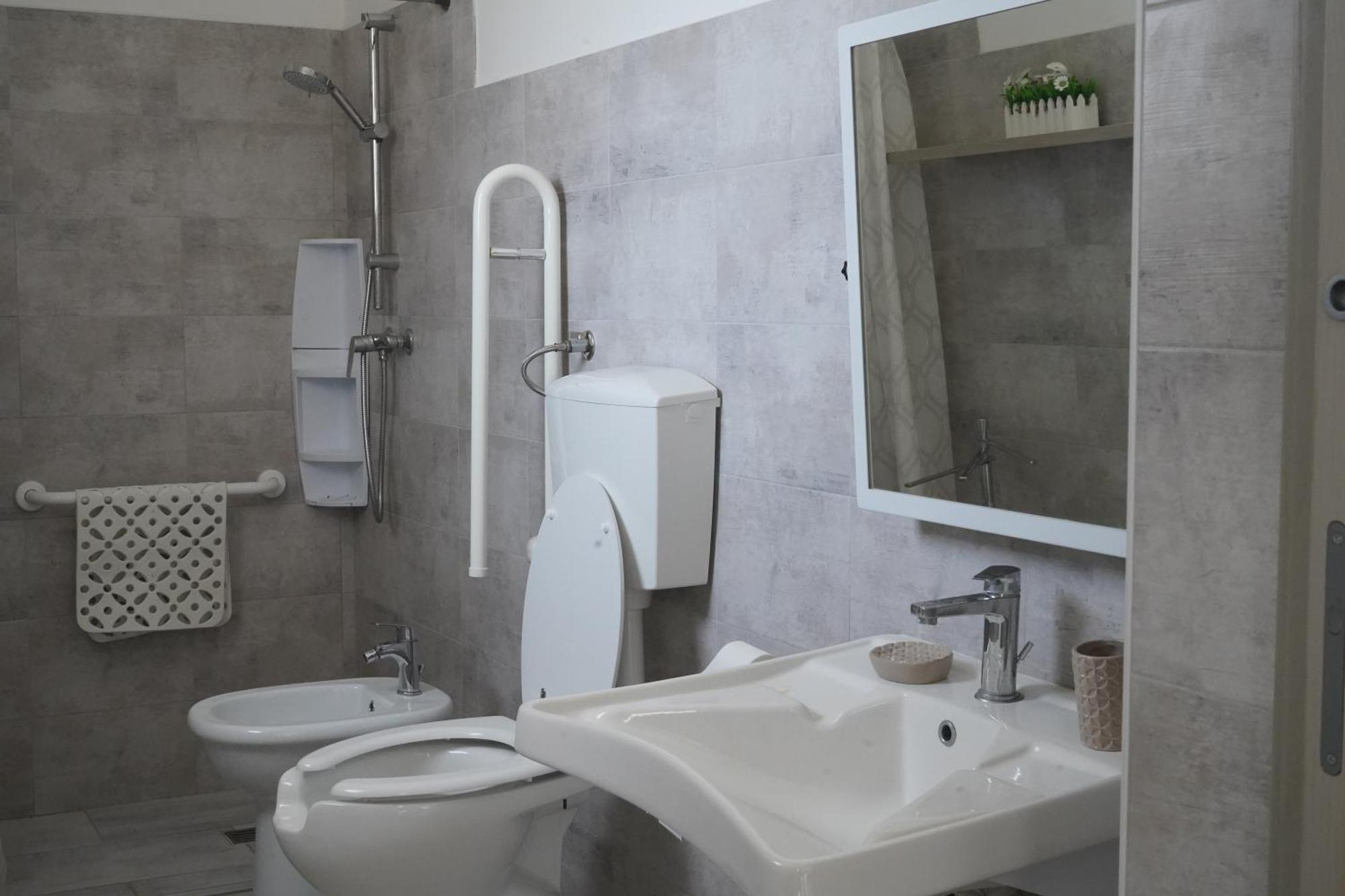 Villa Leonardo San Foca - Room, Pool & Restaurant المظهر الخارجي الصورة