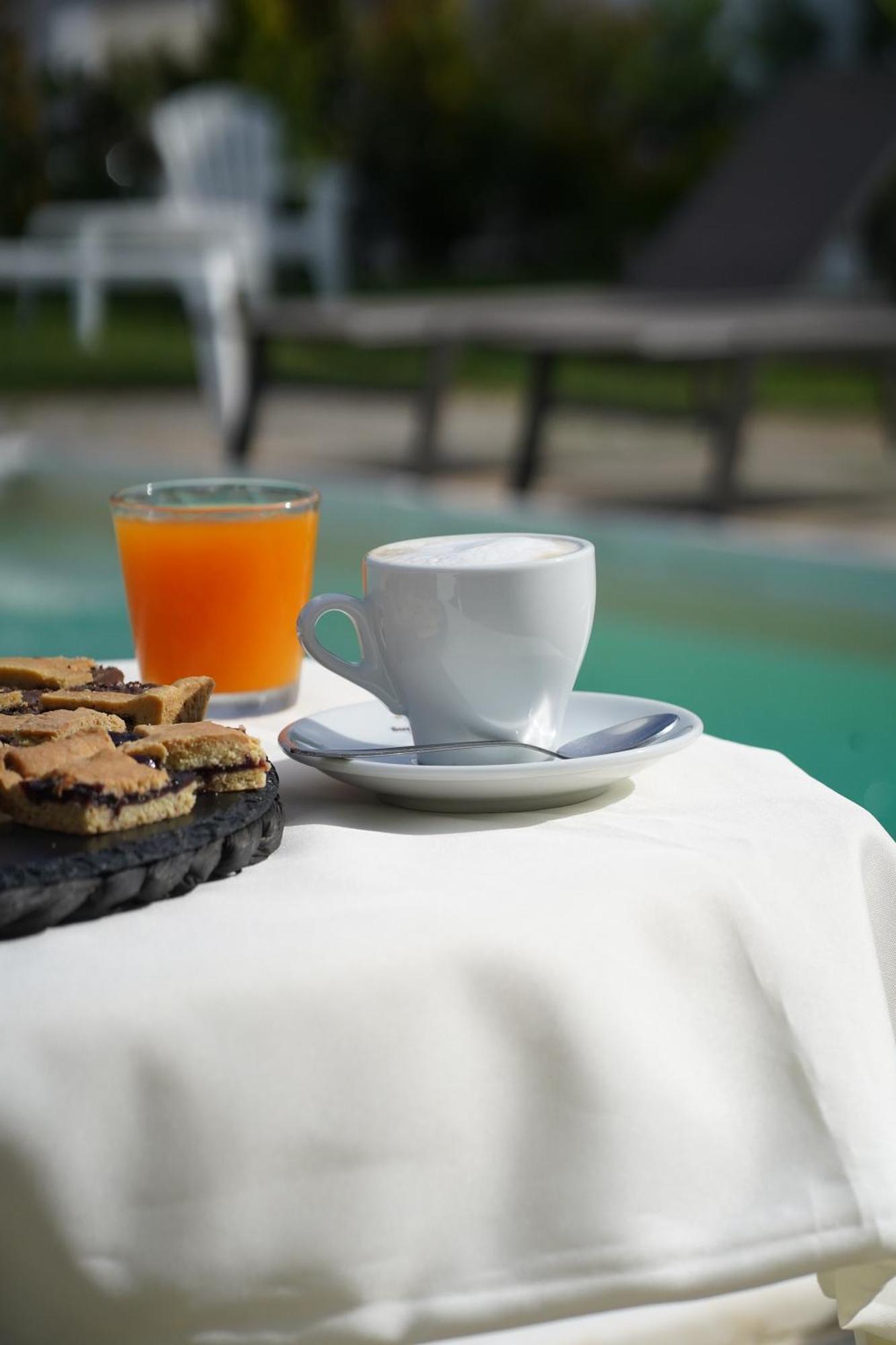 Villa Leonardo San Foca - Room, Pool & Restaurant المظهر الخارجي الصورة