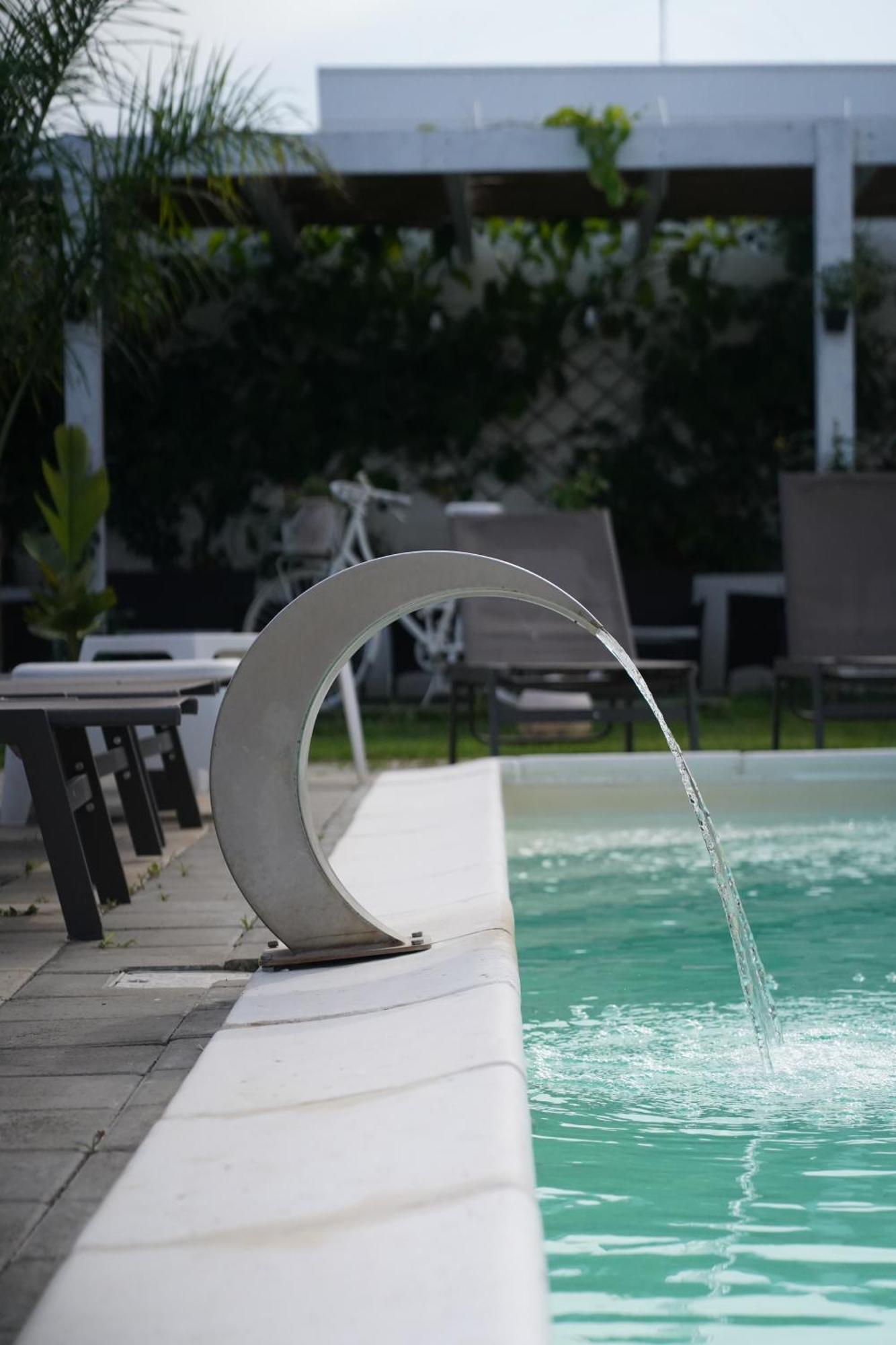 Villa Leonardo San Foca - Room, Pool & Restaurant المظهر الخارجي الصورة