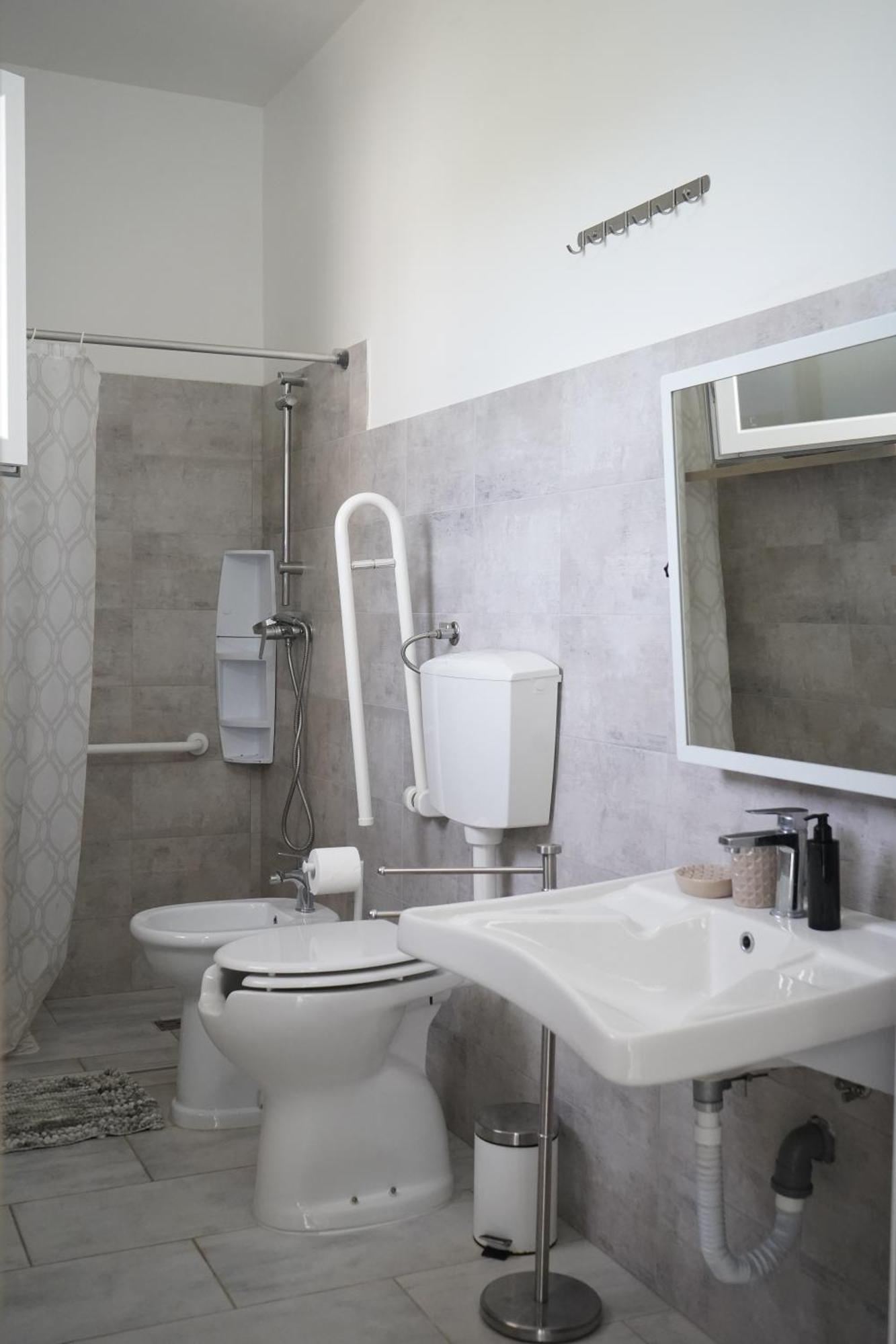 Villa Leonardo San Foca - Room, Pool & Restaurant المظهر الخارجي الصورة