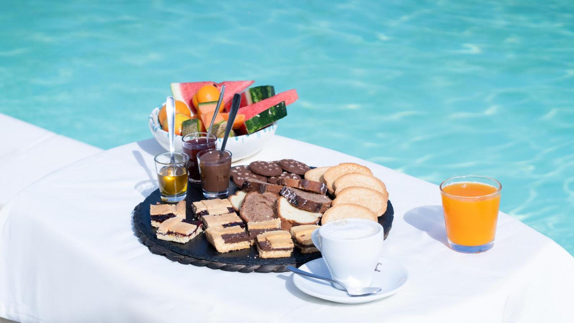 Villa Leonardo San Foca - Room, Pool & Restaurant المظهر الخارجي الصورة